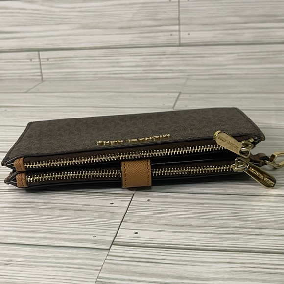 ✨Michael Kors✨ Double Zip Wristlet Wallet - Picture 8 of 8